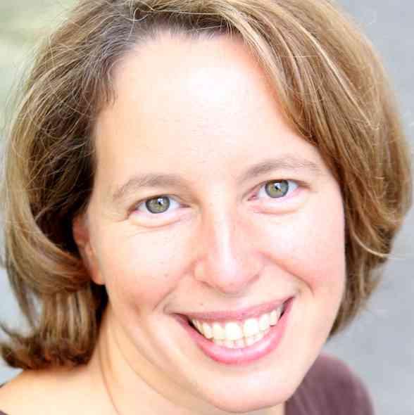 Meira L.